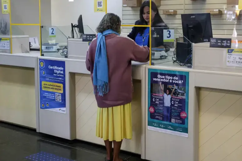 Correios atendem mais de 900 mil aposentados e pensionistas em todo o Brasil sobre descontos indevidos do INSS