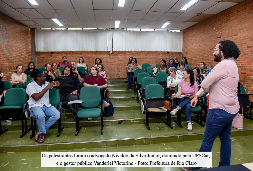 Professores da rede municipal de Rio Claro (SP) participam de palestras sobre cultura da África